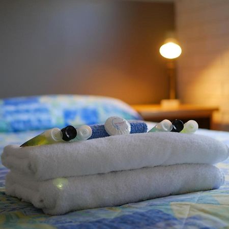 Bay Executive Motel เบทแมนส์เบย์ ภายนอก รูปภาพ