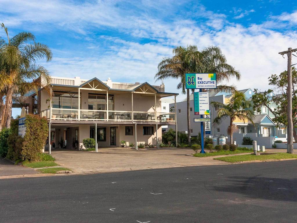 Bay Executive Motel เบทแมนส์เบย์ ภายนอก รูปภาพ