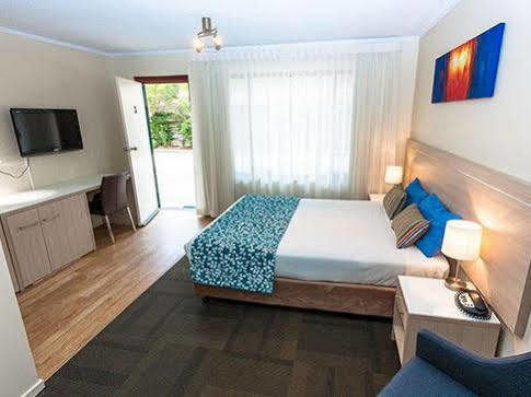 Bay Executive Motel เบทแมนส์เบย์ ภายนอก รูปภาพ